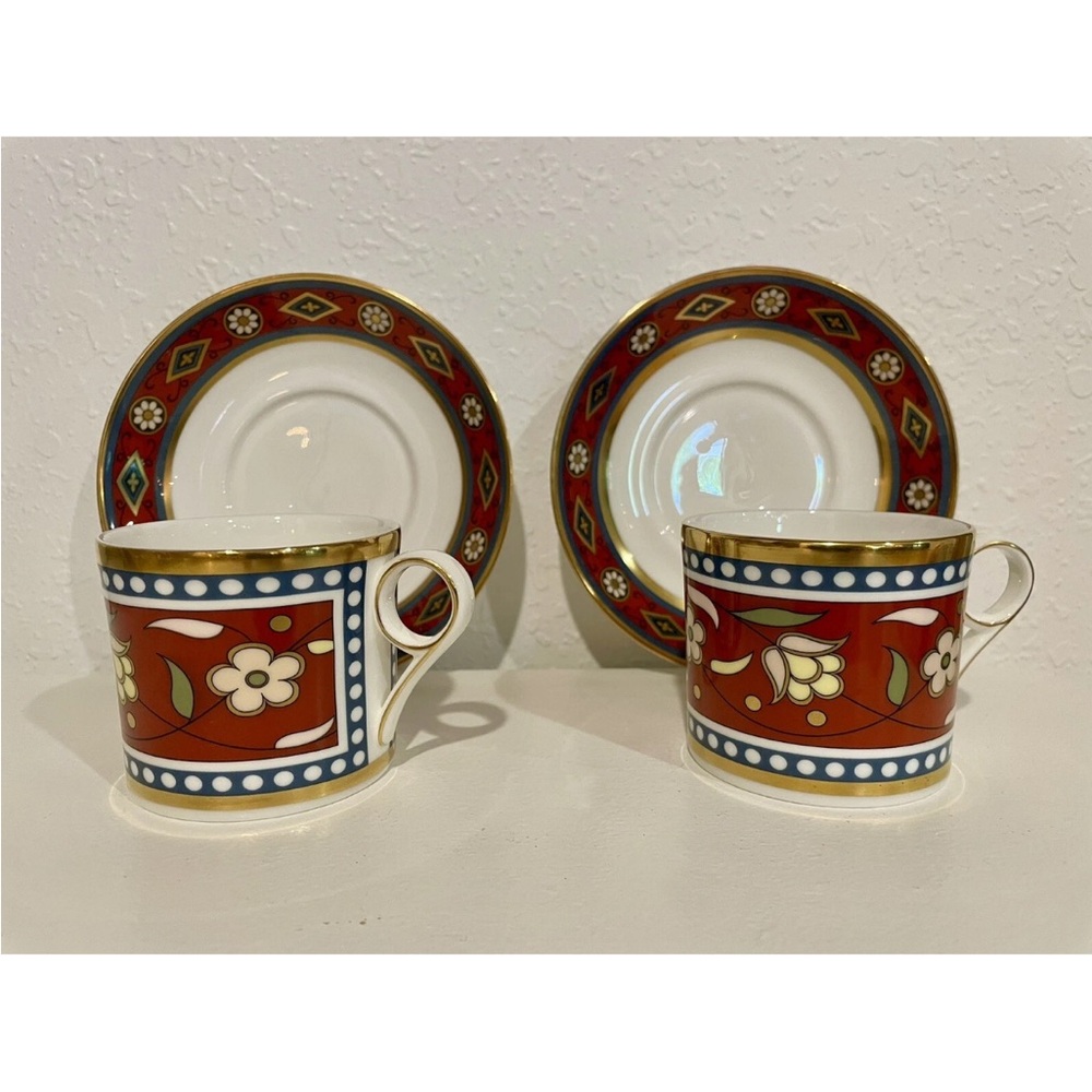 Elegant Red and Blue Floral Mug Set